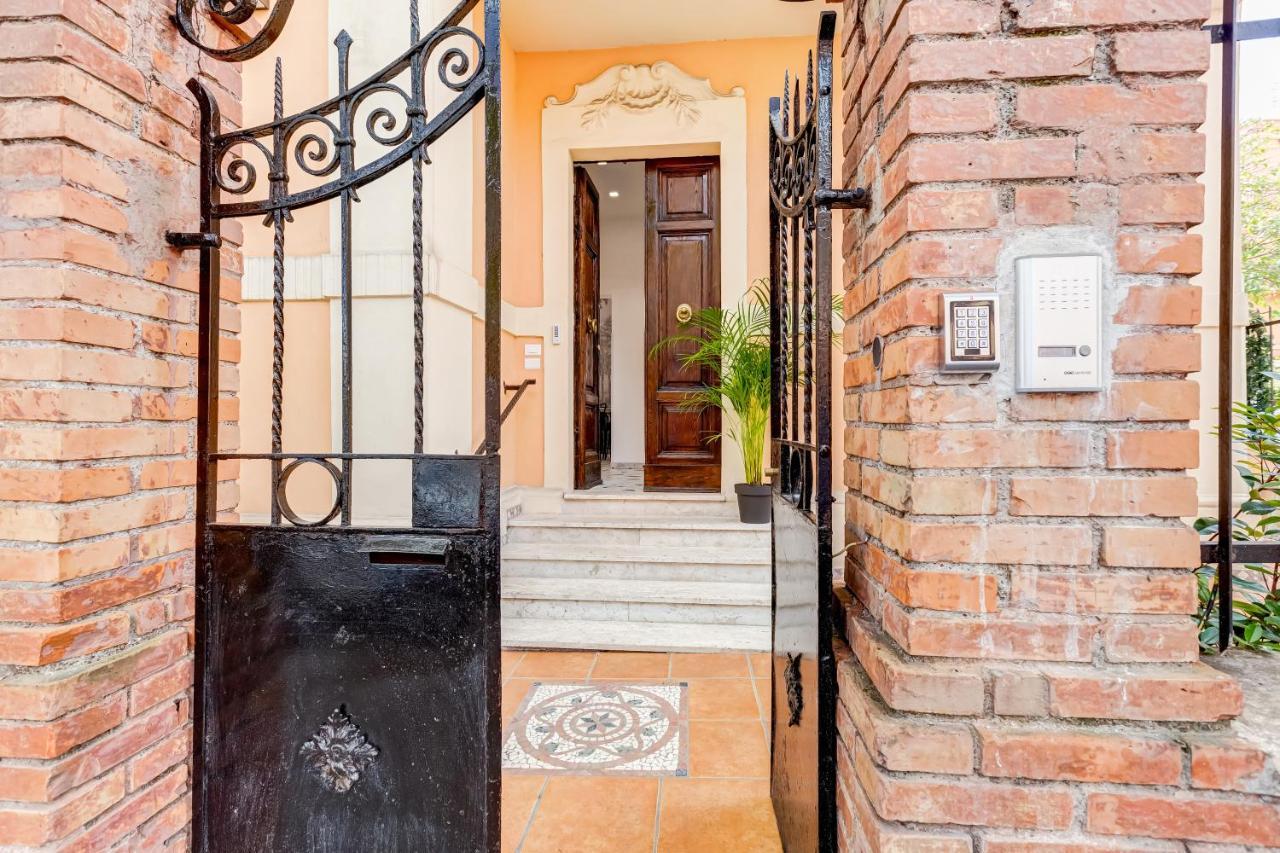 Villa Chiara - A New Luxury Star Is Born In Rome! Bagian luar foto
